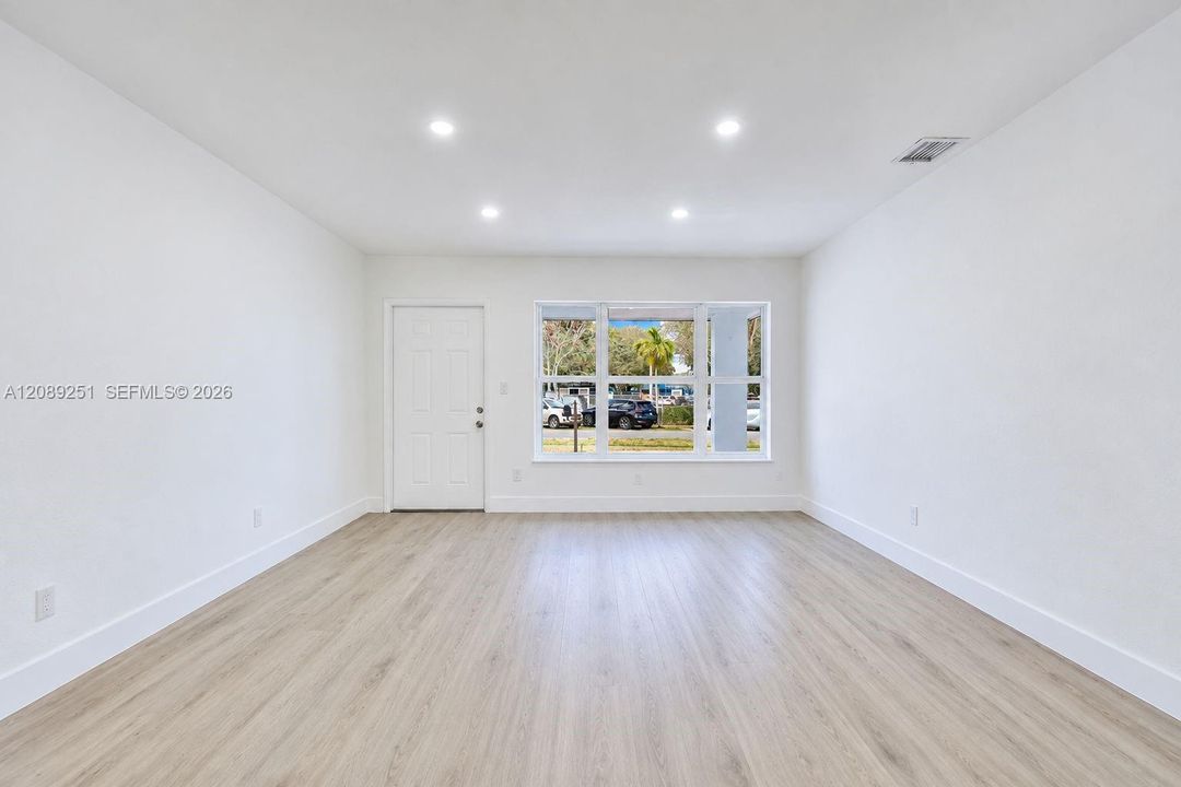 For Sale: $639,900 (3 beds, 2 baths, 1541 Square Feet)