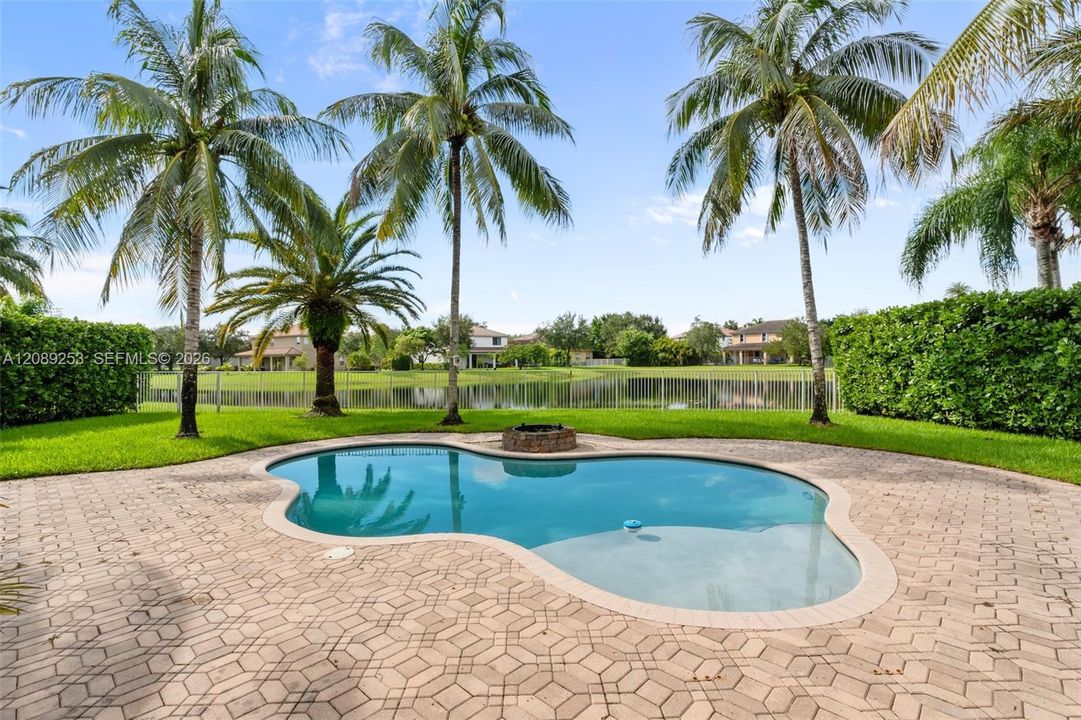En Venta: $1,799,000 (6 camas, 5 baños, 4246 Pies cuadrados)