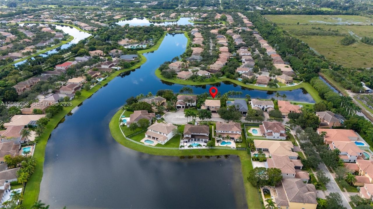 En Venta: $1,799,000 (6 camas, 5 baños, 4246 Pies cuadrados)