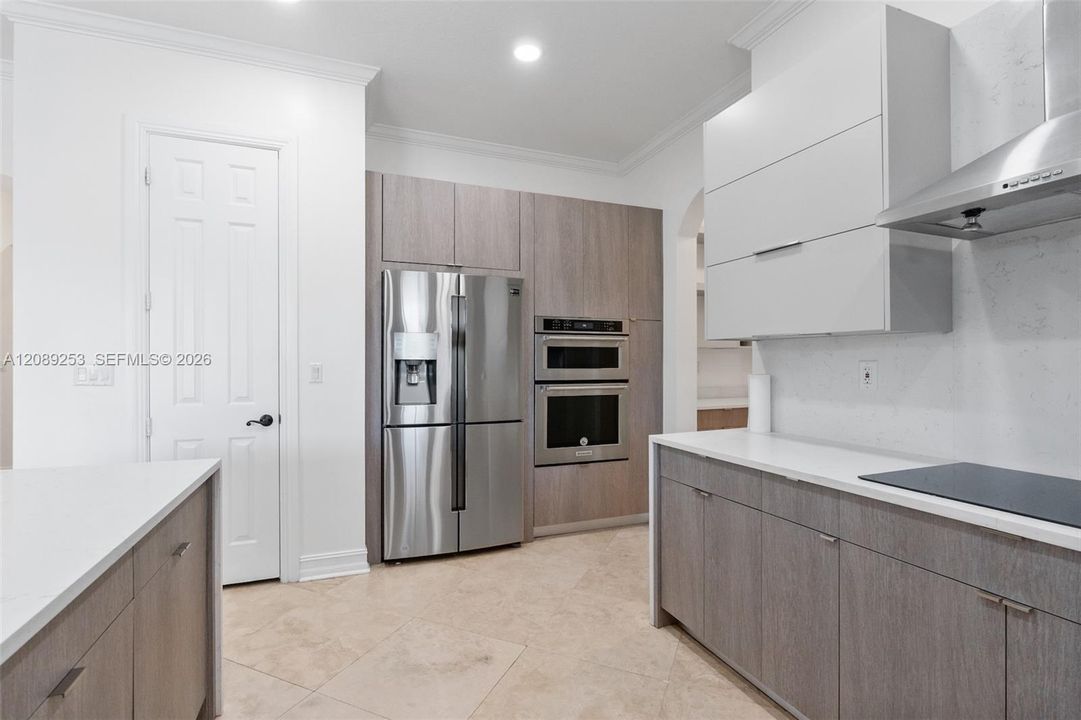 En Venta: $1,799,000 (6 camas, 5 baños, 4246 Pies cuadrados)