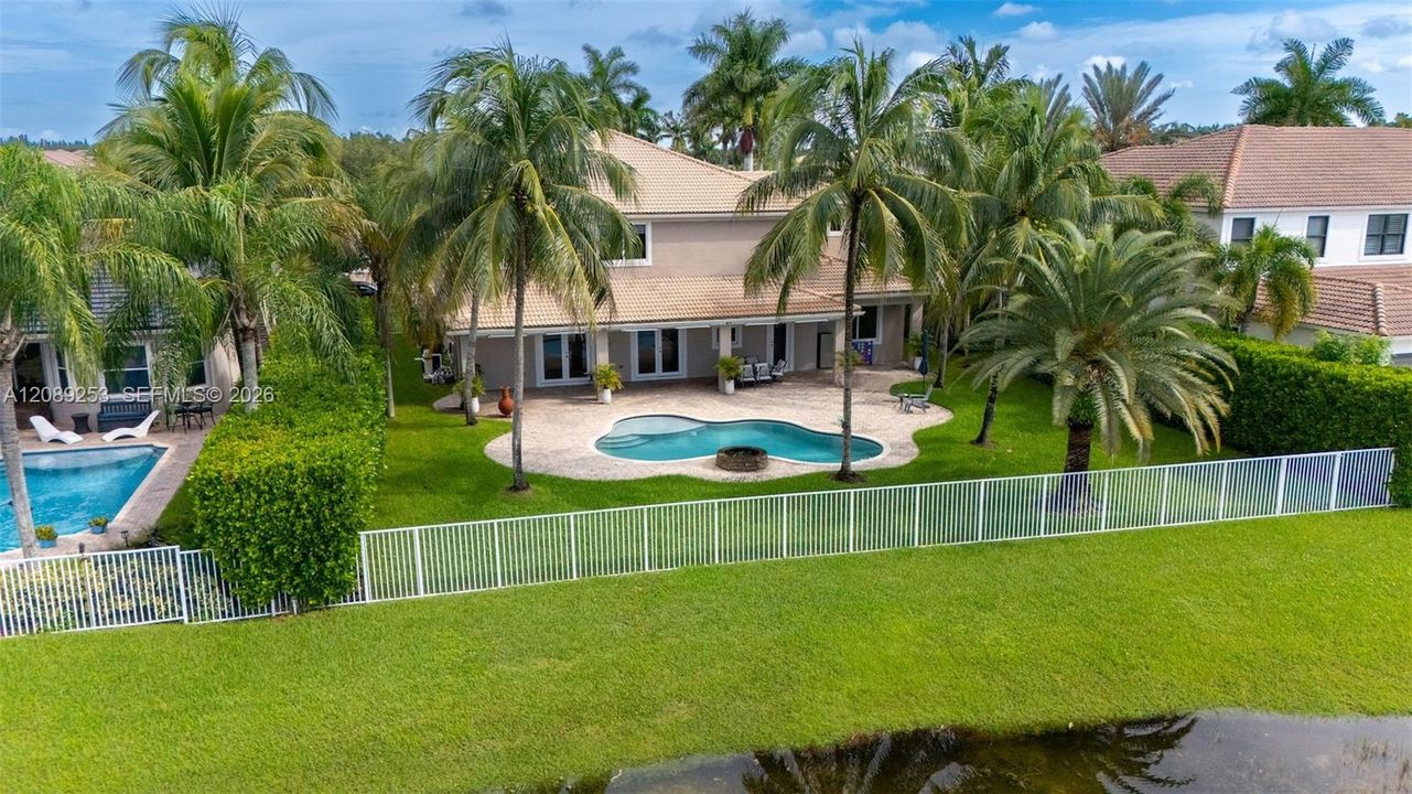 En Venta: $1,799,000 (6 camas, 5 baños, 4246 Pies cuadrados)