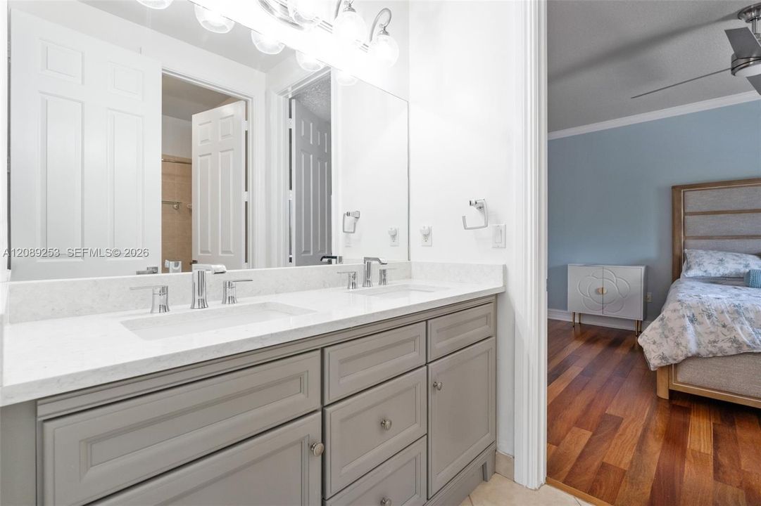 En Venta: $1,799,000 (6 camas, 5 baños, 4246 Pies cuadrados)