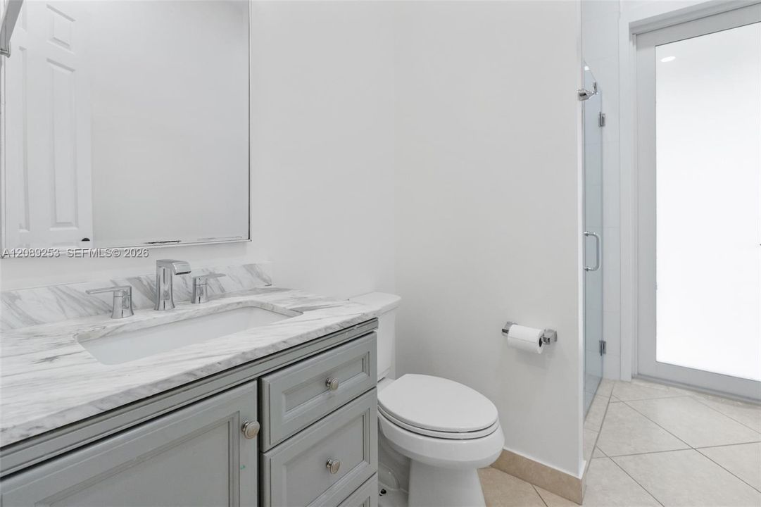 En Venta: $1,799,000 (6 camas, 5 baños, 4246 Pies cuadrados)