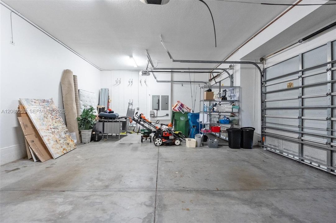 En Venta: $1,799,000 (6 camas, 5 baños, 4246 Pies cuadrados)