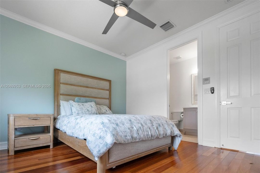 En Venta: $1,799,000 (6 camas, 5 baños, 4246 Pies cuadrados)