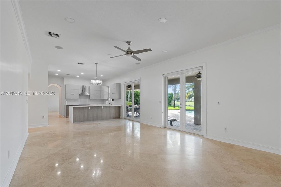 En Venta: $1,799,000 (6 camas, 5 baños, 4246 Pies cuadrados)