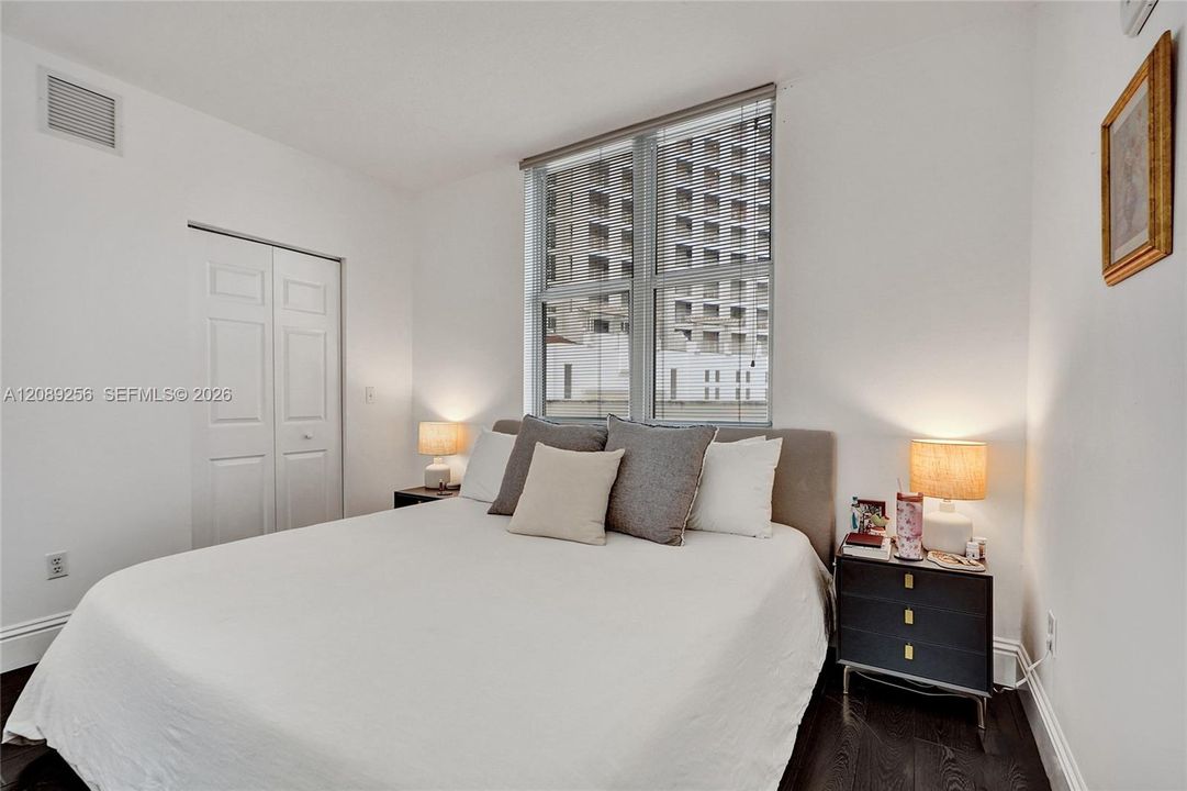 For Rent: $3,550 (2 beds, 2 baths, 1041 Square Feet)