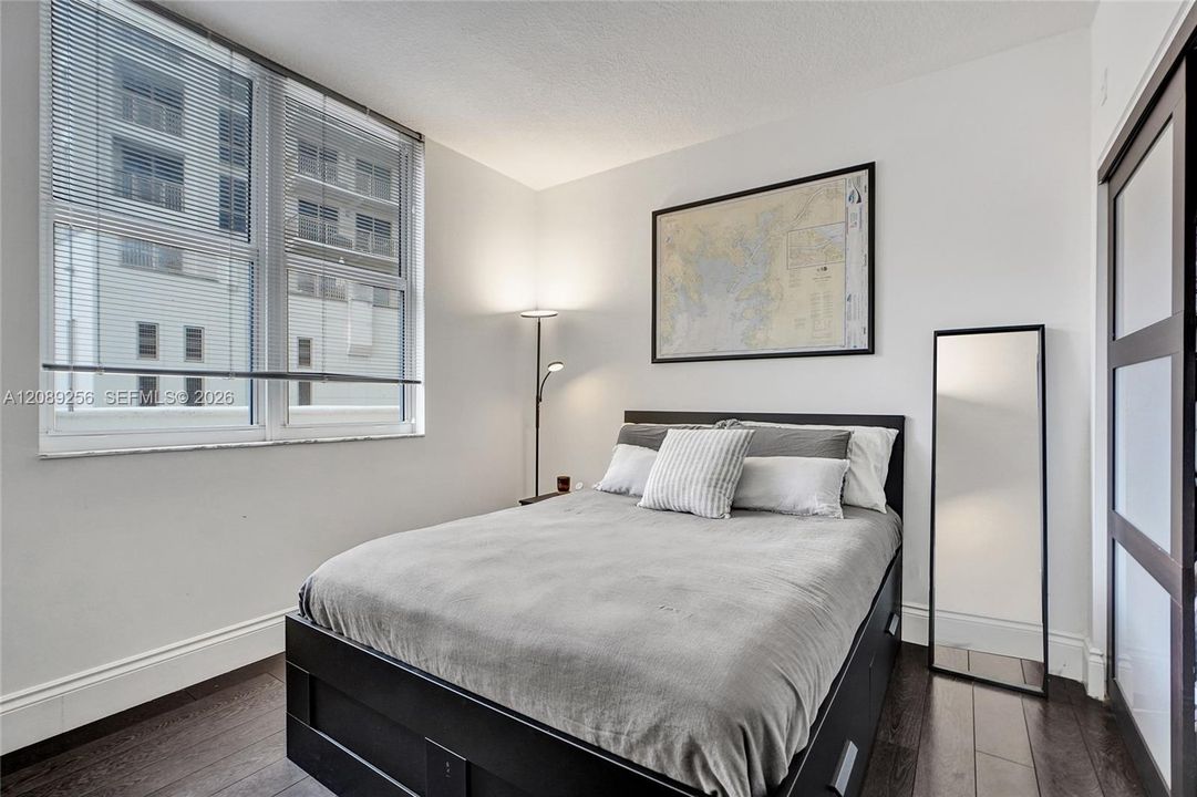 For Rent: $3,550 (2 beds, 2 baths, 1041 Square Feet)