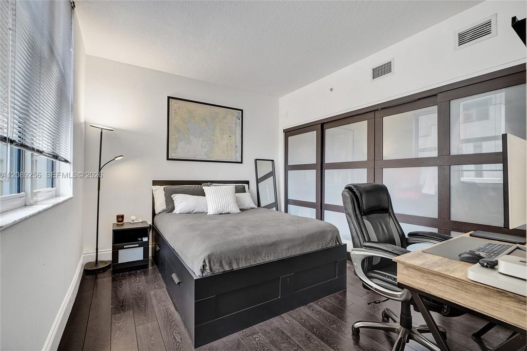 For Rent: $3,550 (2 beds, 2 baths, 1041 Square Feet)