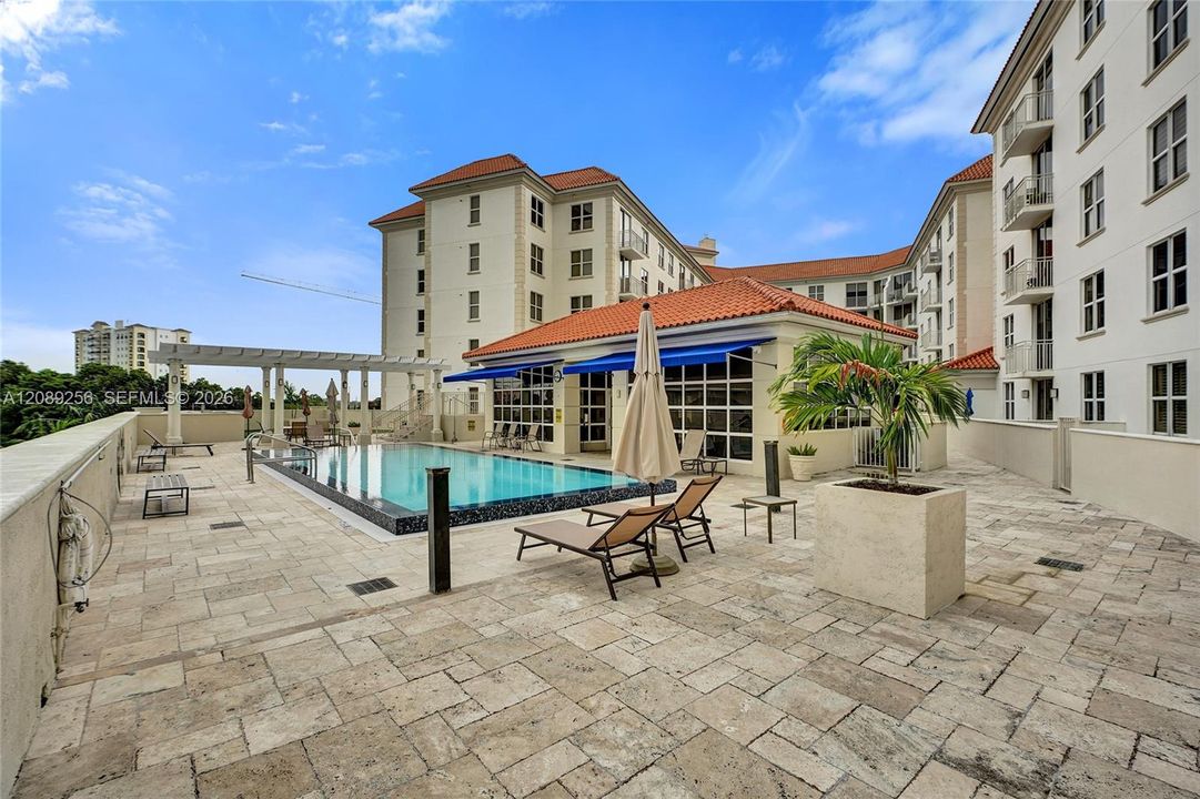 For Rent: $3,550 (2 beds, 2 baths, 1041 Square Feet)