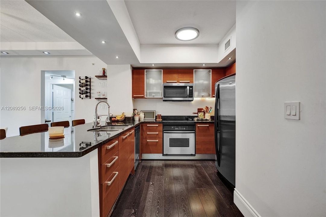 For Rent: $3,550 (2 beds, 2 baths, 1041 Square Feet)