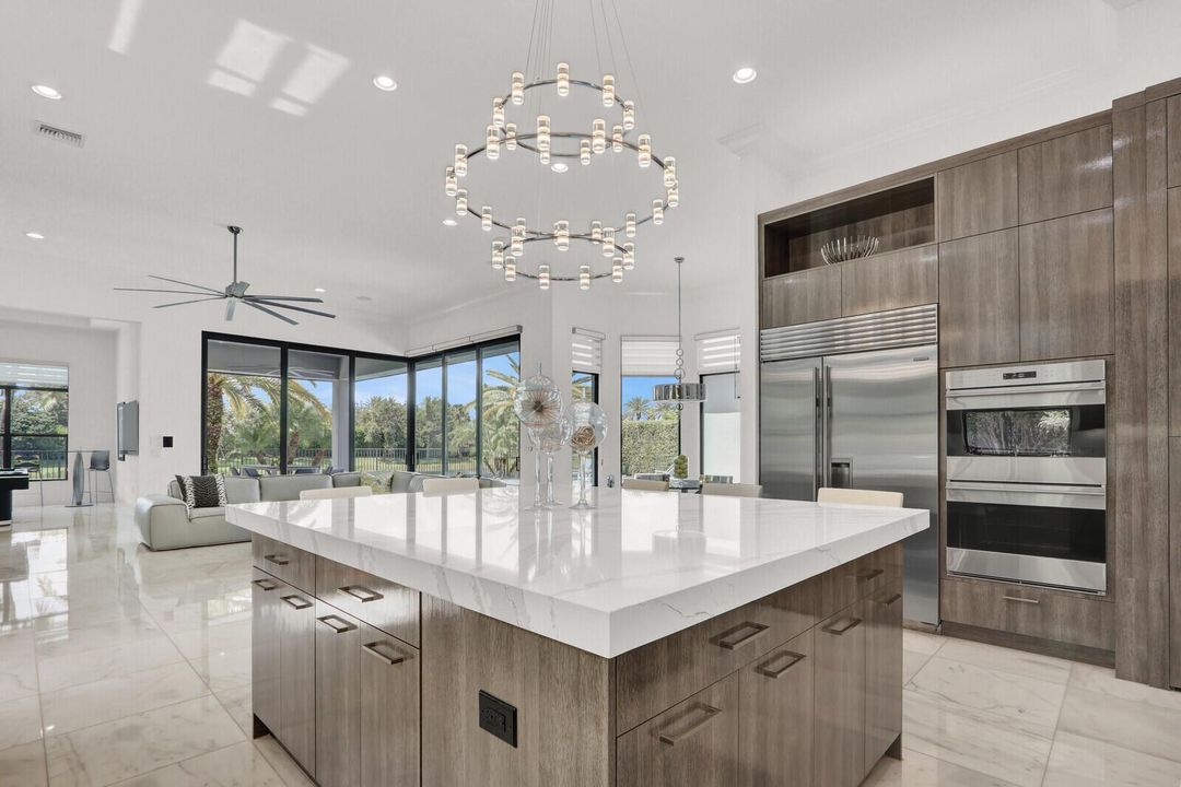 GOURMET KITCHEN
