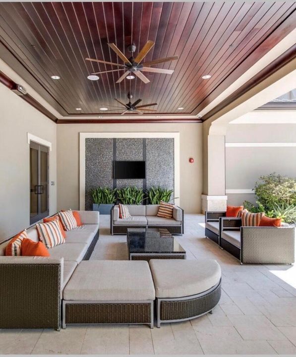 OUTDOOR SEATING