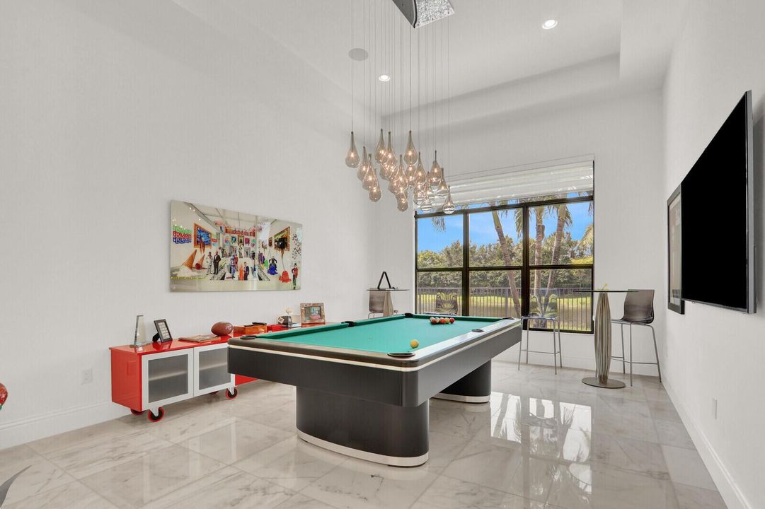 BONUS ROOM/OFFICE