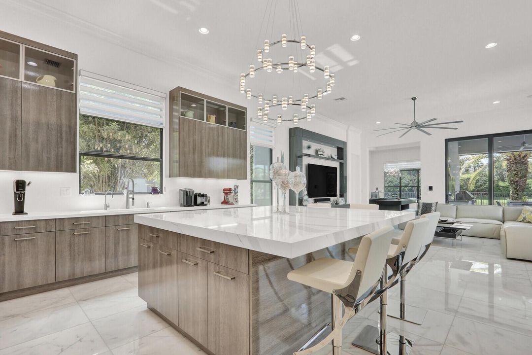 GOURMET KITCHEN