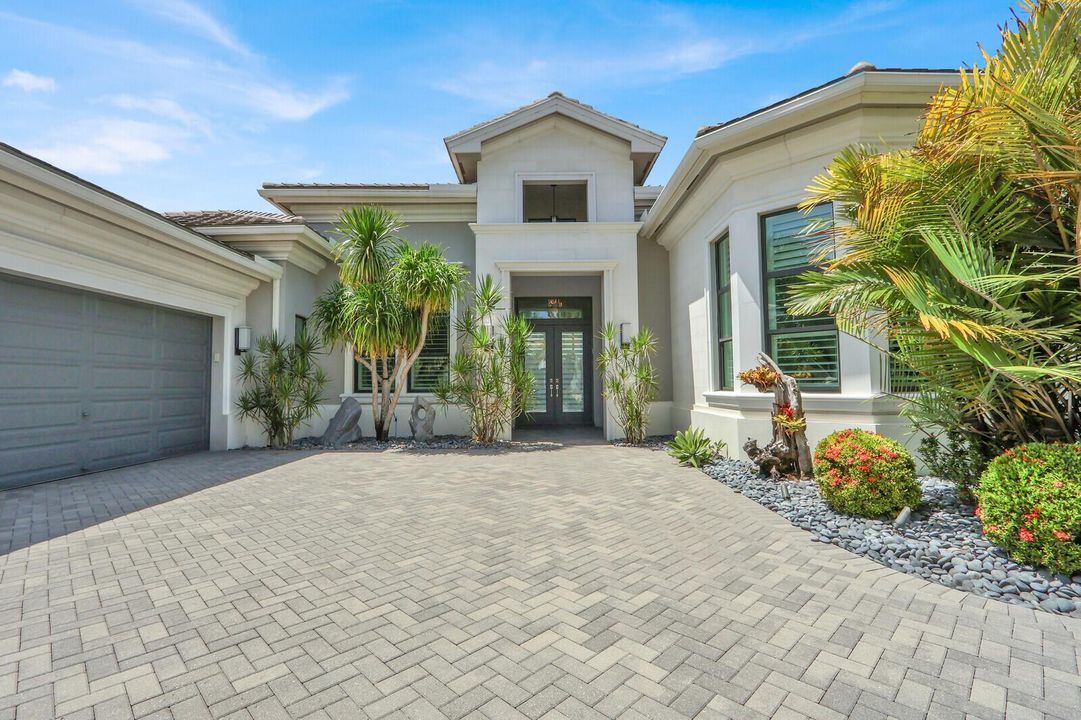 FRONT OF HOUSE