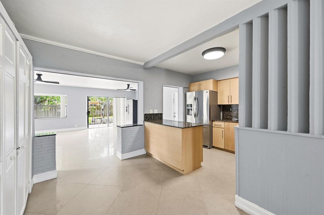 KITCHEN ISLAND