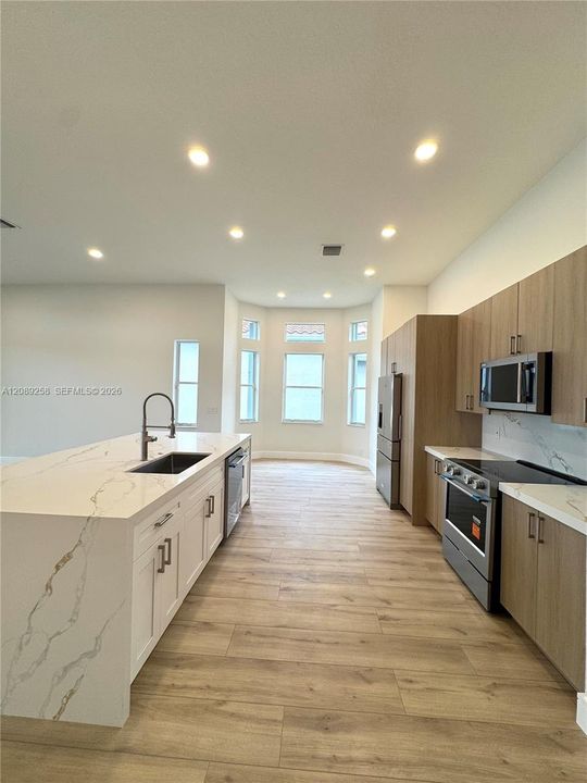 For Sale: $599,990 (3 beds, 2 baths, 1934 Square Feet)