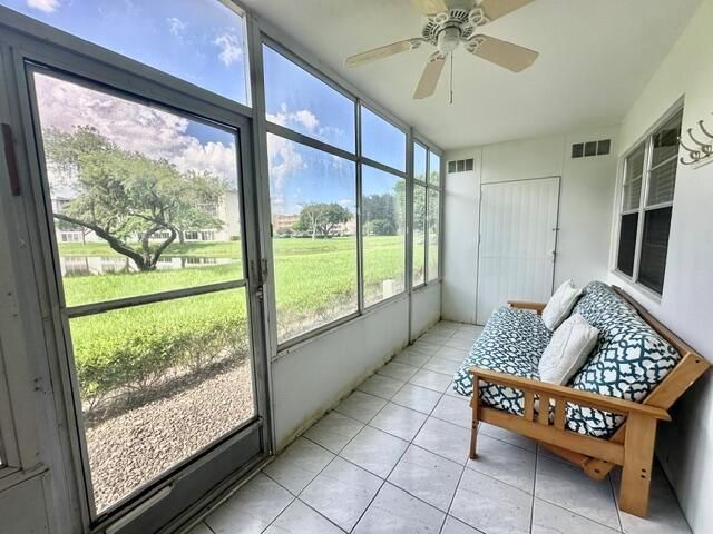 Enclosed Patio W/LAKE VIEW
