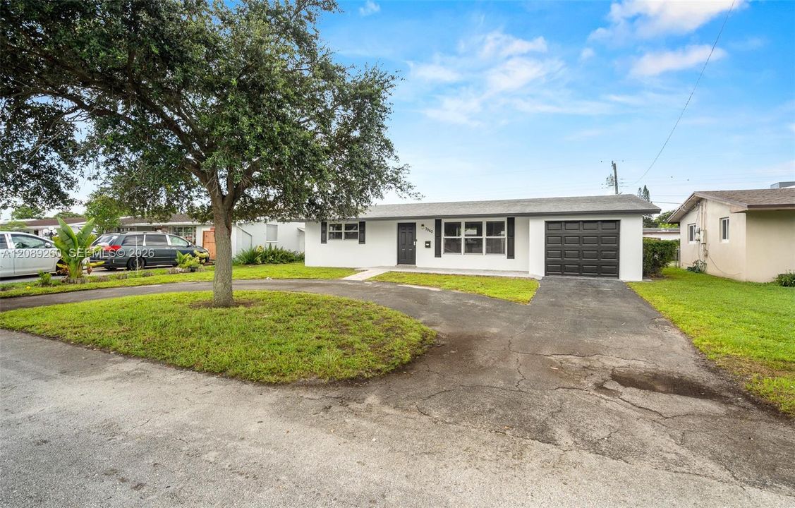 For Sale: $609,900 (3 beds, 2 baths, 1270 Square Feet)