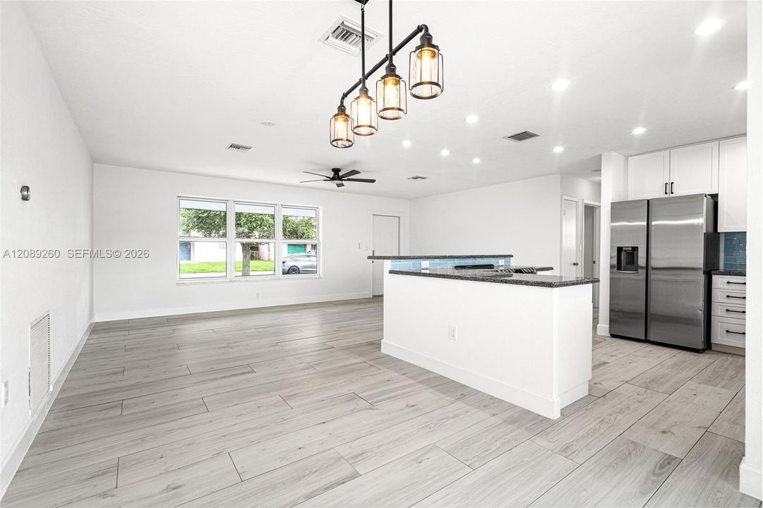 For Sale: $609,900 (3 beds, 2 baths, 1270 Square Feet)
