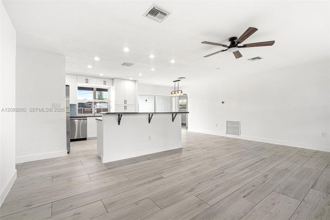 For Sale: $609,900 (3 beds, 2 baths, 1270 Square Feet)
