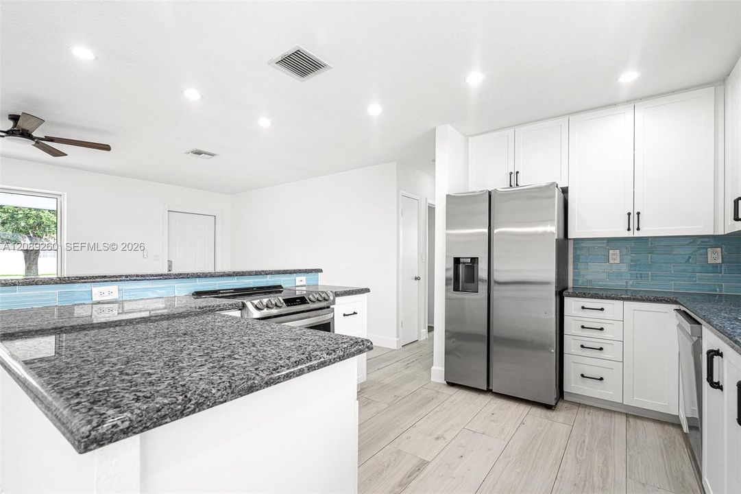 For Sale: $609,900 (3 beds, 2 baths, 1270 Square Feet)