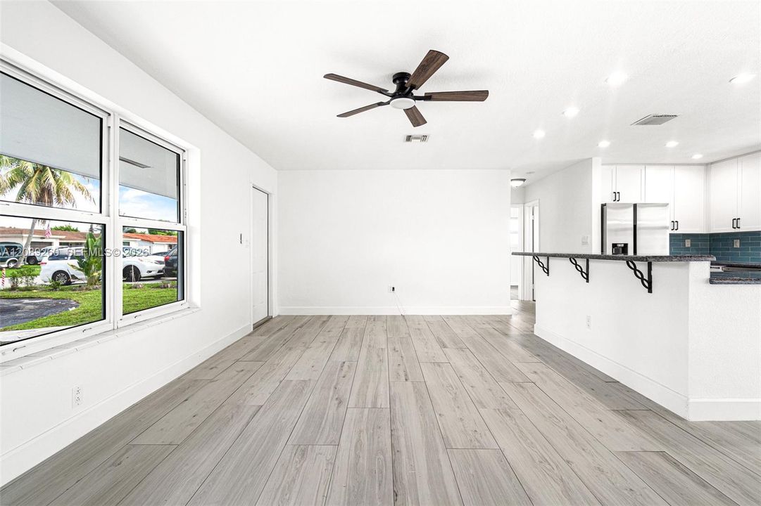 For Sale: $609,900 (3 beds, 2 baths, 1270 Square Feet)