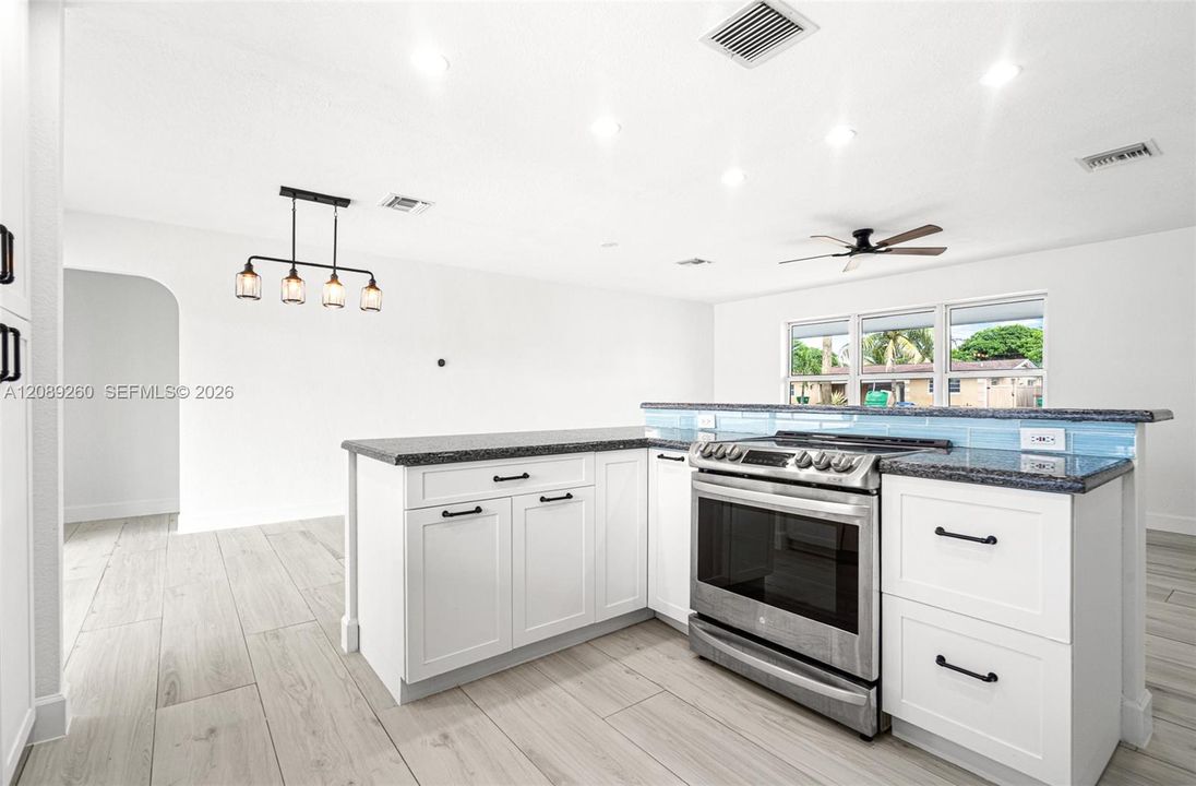 For Sale: $609,900 (3 beds, 2 baths, 1270 Square Feet)