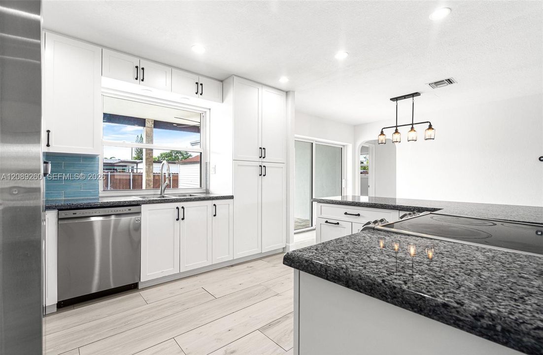For Sale: $609,900 (3 beds, 2 baths, 1270 Square Feet)