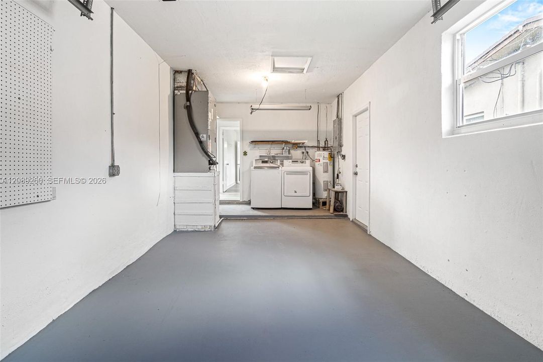 For Sale: $609,900 (3 beds, 2 baths, 1270 Square Feet)
