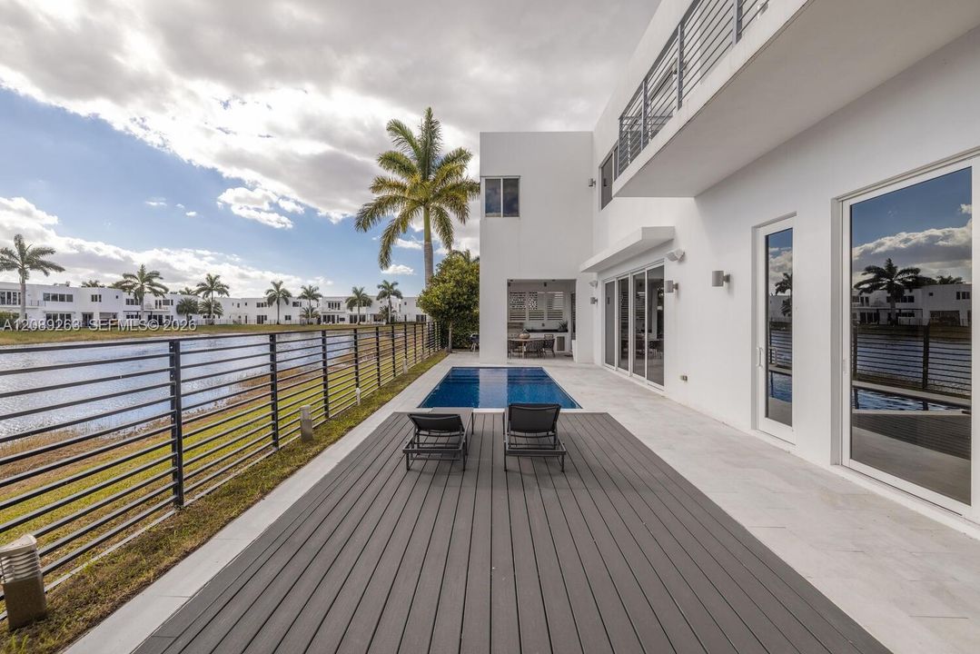 En Venta: $2,290,000 (5 camas, 5 baños, 4628 Pies cuadrados)