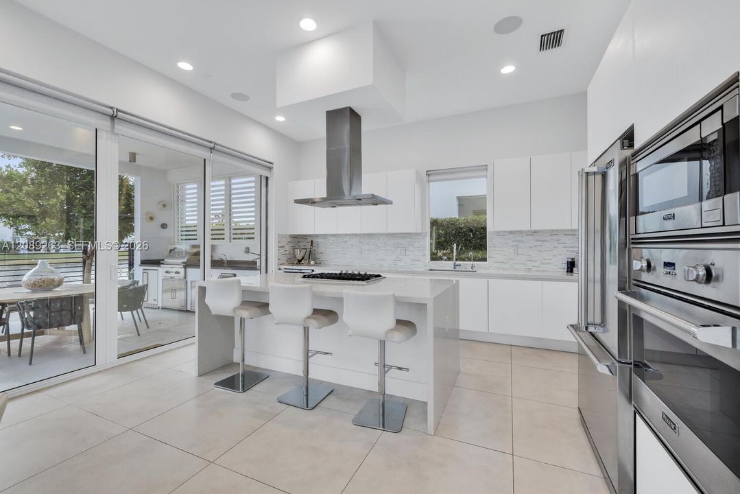 En Venta: $2,290,000 (5 camas, 5 baños, 4628 Pies cuadrados)