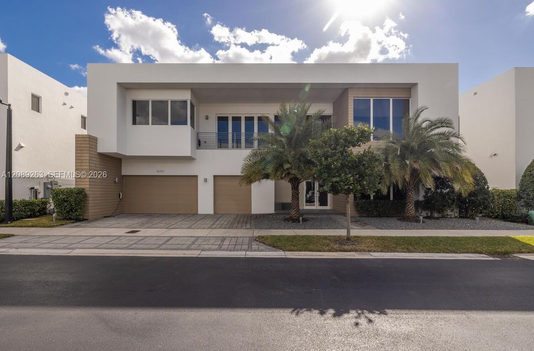 En Venta: $2,290,000 (5 camas, 5 baños, 4628 Pies cuadrados)