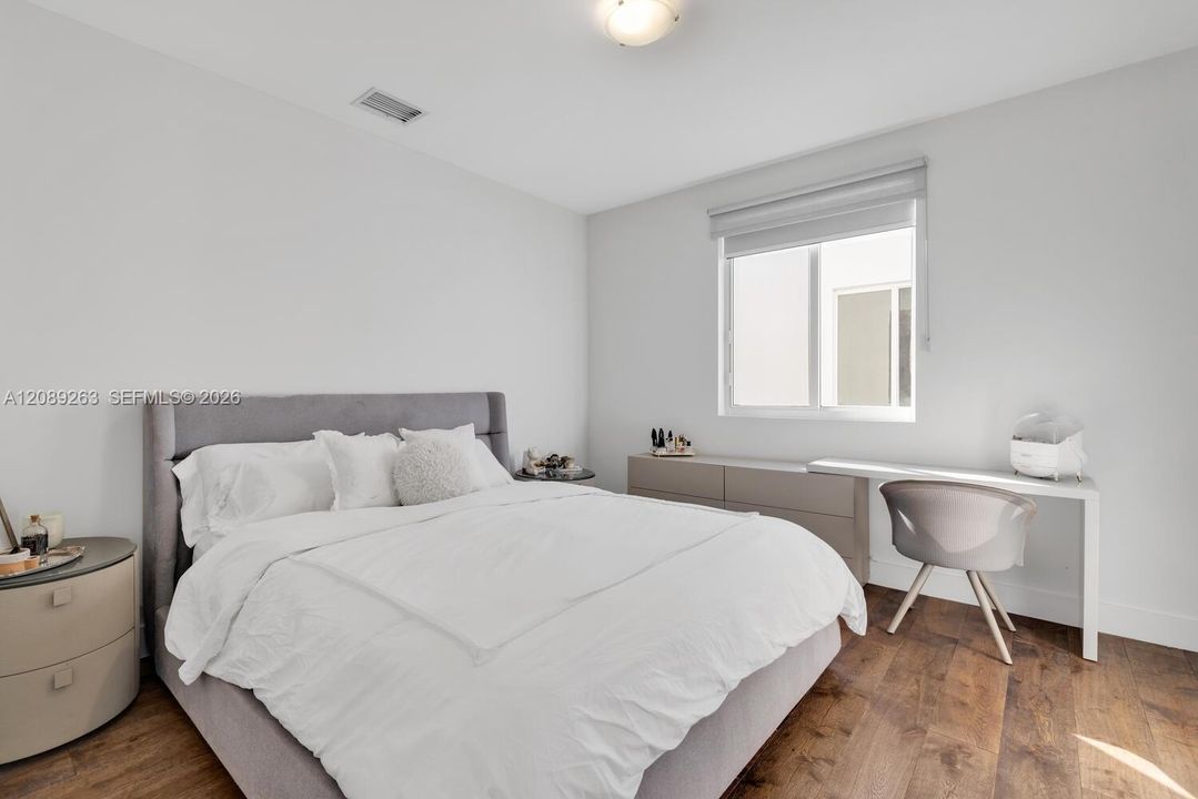 En Venta: $2,290,000 (5 camas, 5 baños, 4628 Pies cuadrados)