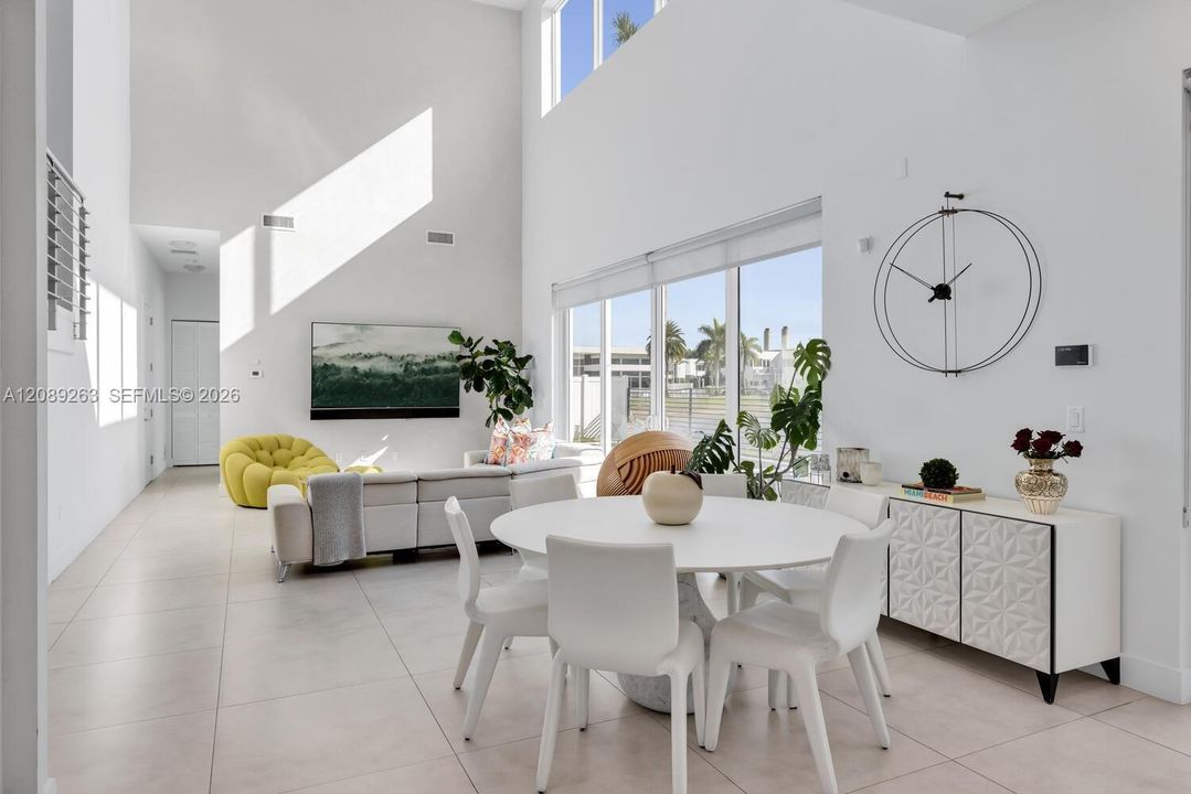 En Venta: $2,290,000 (5 camas, 5 baños, 4628 Pies cuadrados)