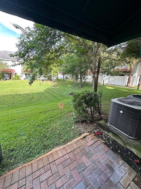 For Rent: $3,000 (2 beds, 2 baths, 1424 Square Feet)