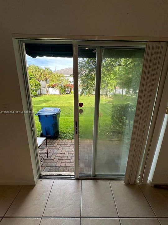 For Rent: $3,000 (2 beds, 2 baths, 1424 Square Feet)