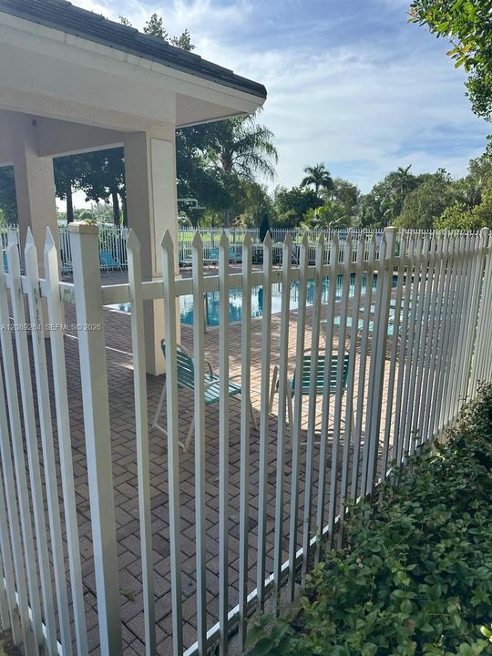 For Rent: $3,000 (2 beds, 2 baths, 1424 Square Feet)