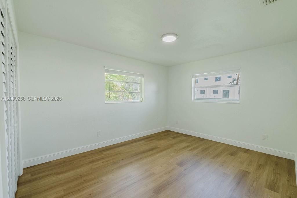 For Rent: $2,000 (2 beds, 1 baths, 1670 Square Feet)