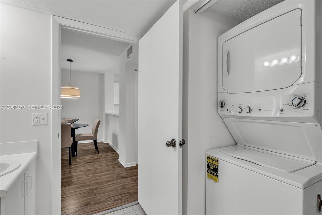STACKABLE WASHER/DRYER