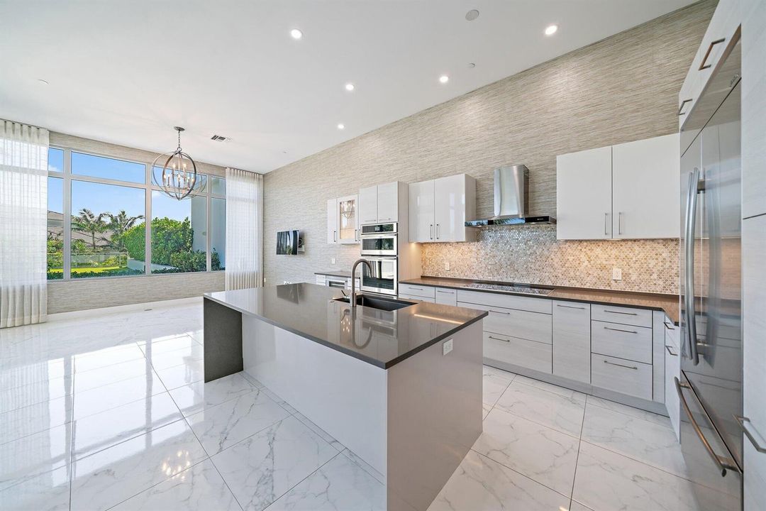 046-1WaterClubWay-301-NorthPalmBeach-SMA