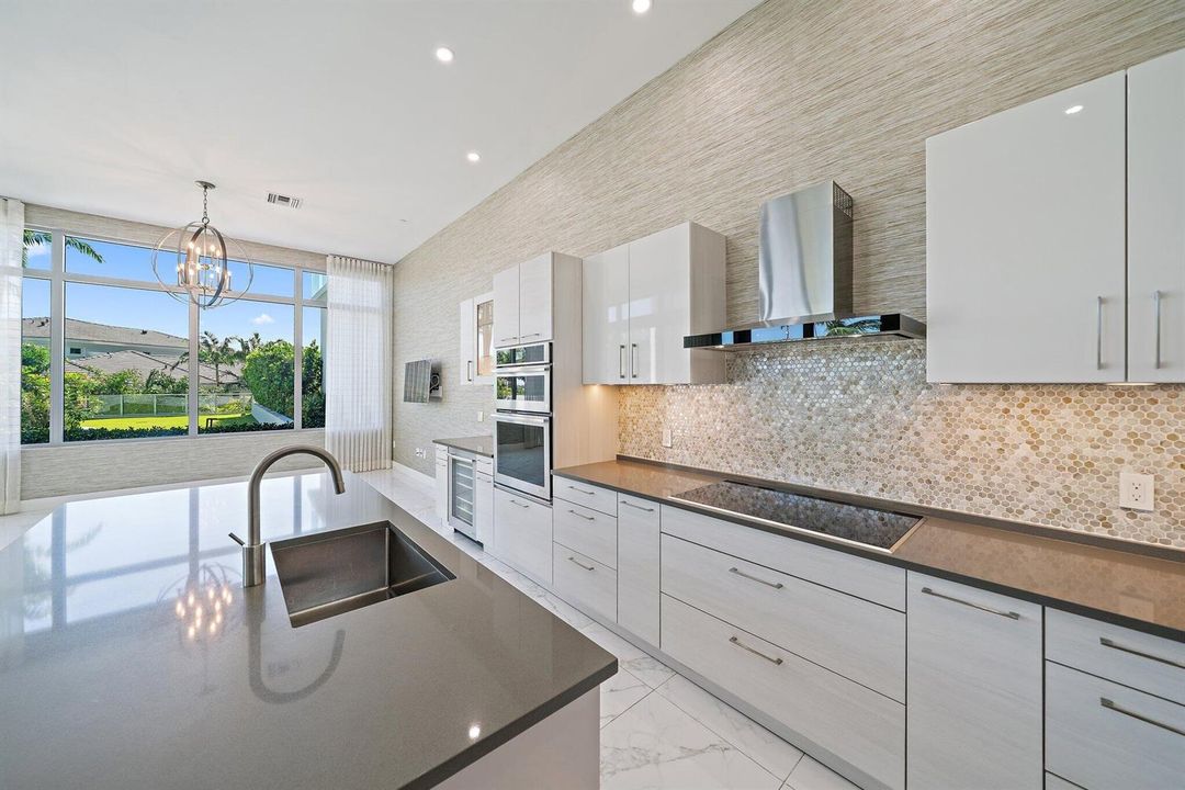 050-1WaterClubWay-301-NorthPalmBeach-SMA