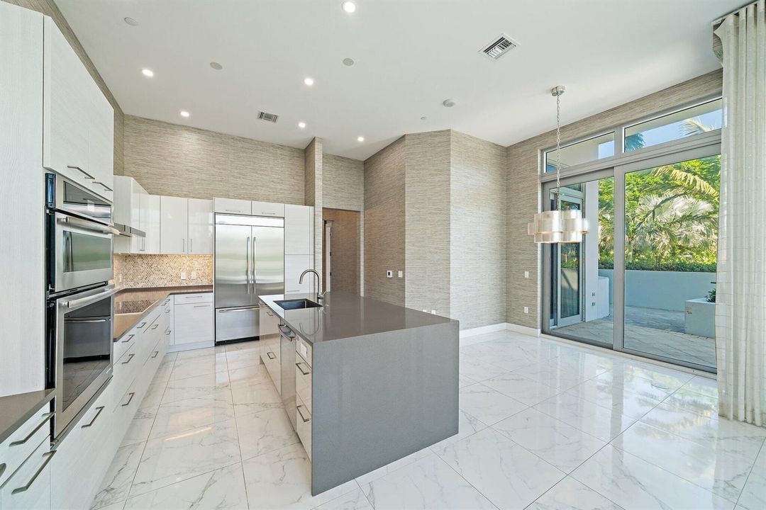053-1WaterClubWay-301-NorthPalmBeach-SMA