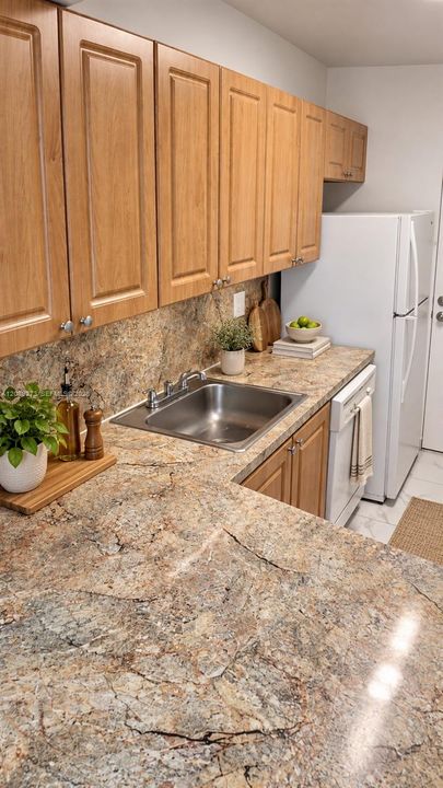 For Rent: $1,900 (2 beds, 1 baths, 223601 Square Feet)