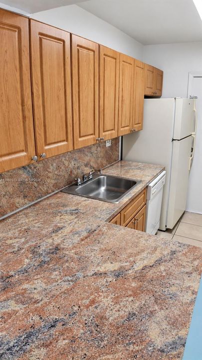 For Rent: $1,900 (2 beds, 1 baths, 223601 Square Feet)