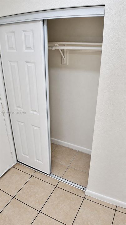 For Rent: $1,900 (2 beds, 1 baths, 223601 Square Feet)