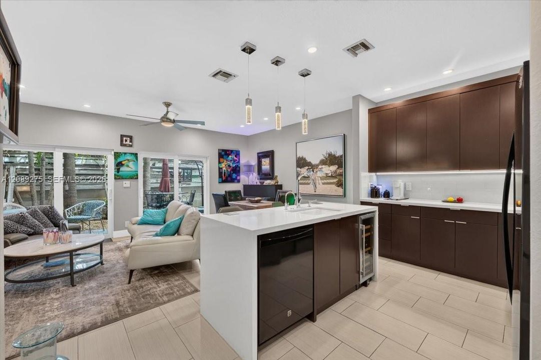 For Sale: $559,900 (2 beds, 2 baths, 1760 Square Feet)