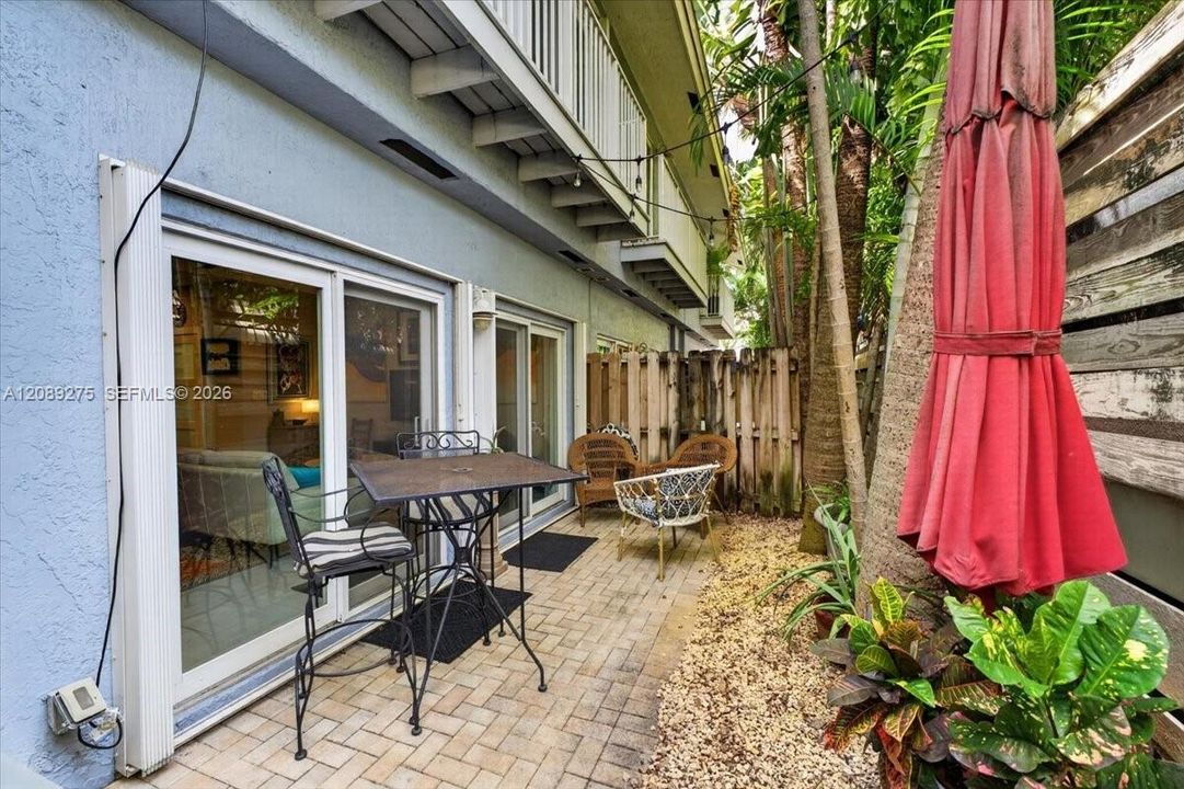 For Sale: $559,900 (2 beds, 2 baths, 1760 Square Feet)
