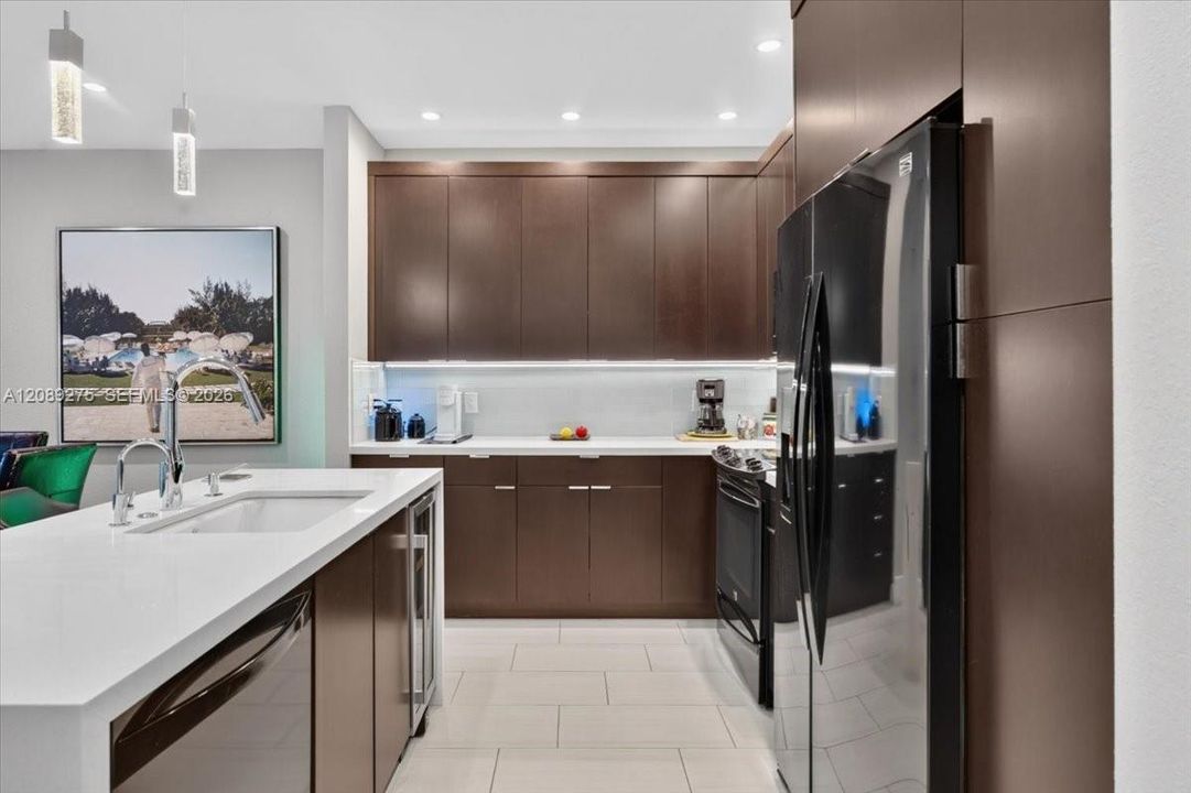 For Sale: $559,900 (2 beds, 2 baths, 1760 Square Feet)